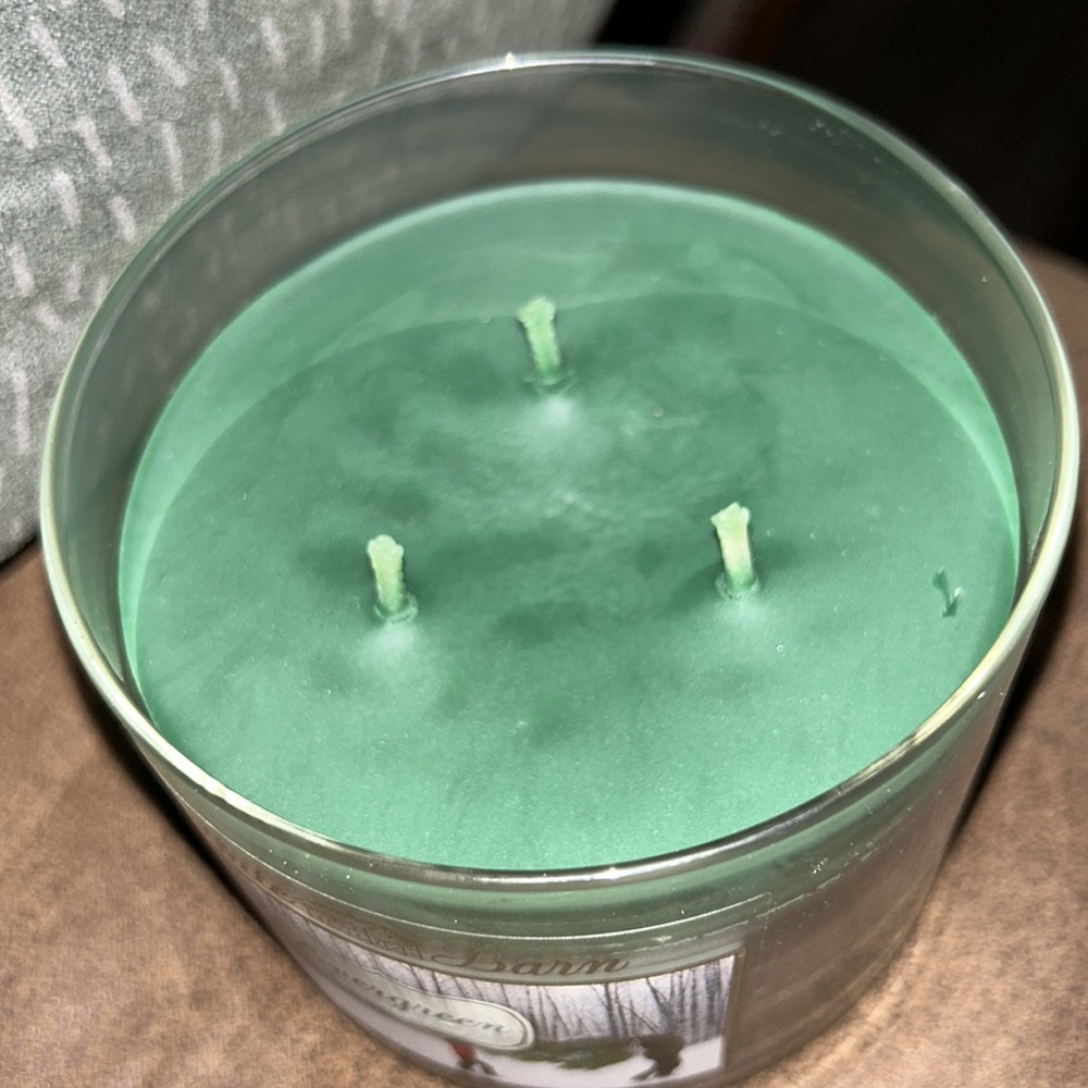 NWT Evergreen candle from White Barn - Picture 4 of 5